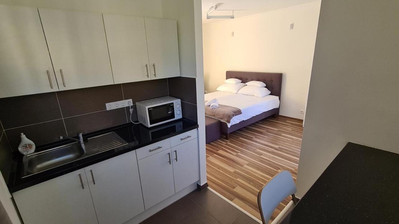 Mediterran Apartman With Pool Siofok Exterior photo
