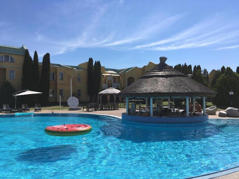Mediterran Apartman With Pool Siofok Exterior photo