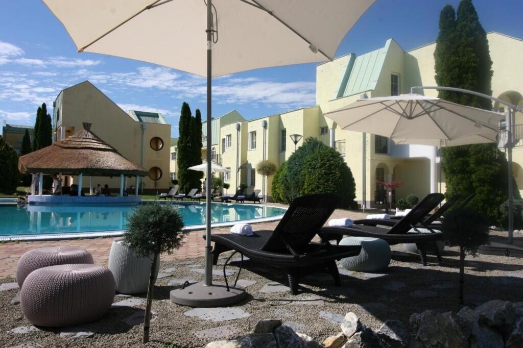 Mediterran Apartman With Pool Siofok Exterior photo