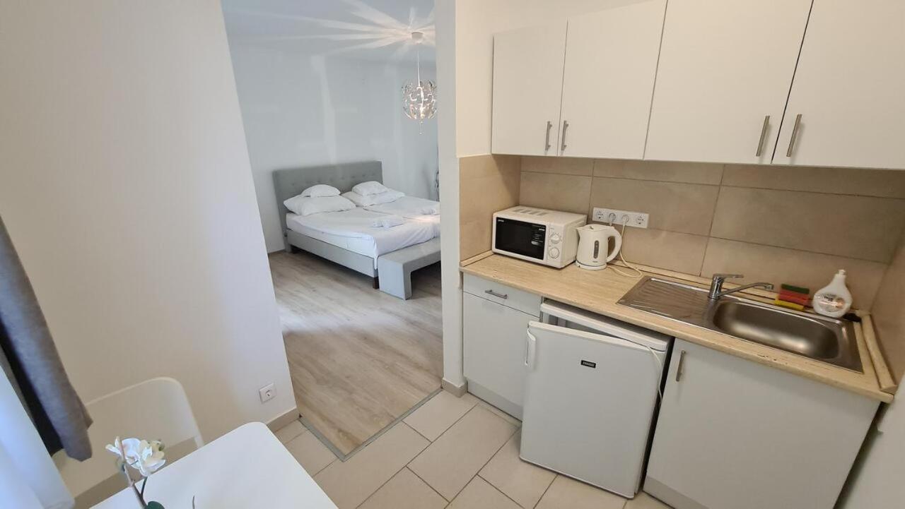 Mediterran Apartman With Pool Siofok Exterior photo