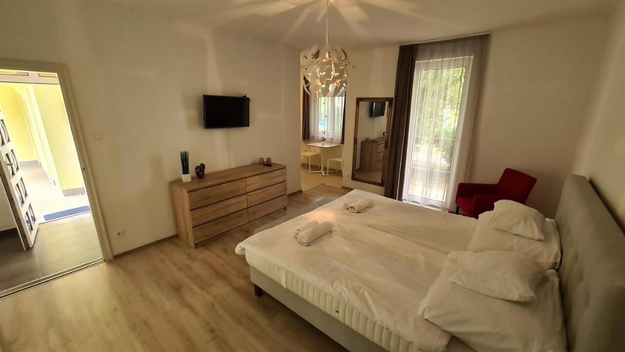 Mediterran Apartman With Pool Siofok Exterior photo